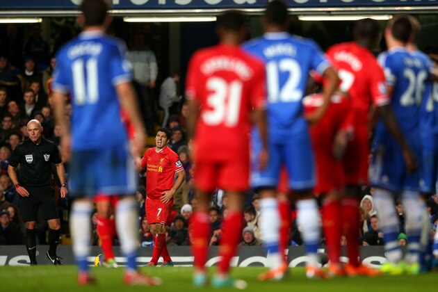 LONDON, ENGLAND - DECEMBER 29:  Luis Suarez of Liverpool looks on during the Barclays Premier League match between Chelsea and Liverpool at Stamford Bridge on December 29, 2013 in London, England.  (Photo by Julian Finney/Getty Images)