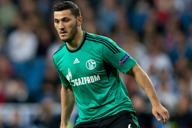 MADRID, SPAIN - MARCH 18: Sead Kolasinac of FC Schalke 04 controls the ball during the UEFA Champions League Round of 16 second leg match at Estadio Santiago Bernabeu on March 18, 2014 in Madrid, Spain.  (Photo by Gonzalo Arroyo Moreno/Getty Images)