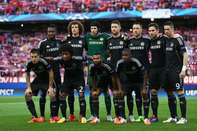 MADRID, SPAIN - APRIL 22:  The Chelsea team line up together prior to the start of the UEFA Champions League Semi Final first leg match between Club Atletico de Madrid and Chelsea at Vicente Calderon Stadium on April 22, 2014 in Madrid, Spain.  (Photo by Paul Gilham/Getty Images)