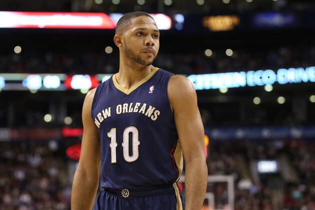Feb 10, 2014; Toronto, Ontario, CAN; New Orleans Pelicans guard Eric Gordon (10) during the game against the Toronto Raptors at Air Canada Centre. The Raptors beat the Pelicans 108-101. Mandatory Credit: Tom Szczerbowski-USA TODAY Sports
