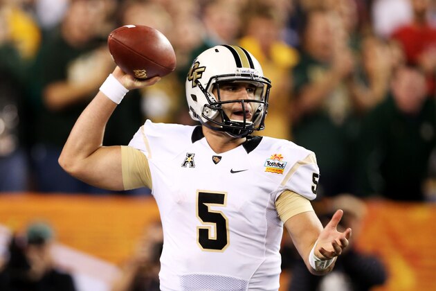 GLENDALE, AZ - JANUARY 01:  Blake Bortles #5 of the UCF Knights looks to pass against the Baylor Bears during the Tostitos Fiesta Bowl at University of Phoenix Stadium on January 1, 2014 in Glendale, Arizona.  (Photo by Christian Petersen/Getty Images)