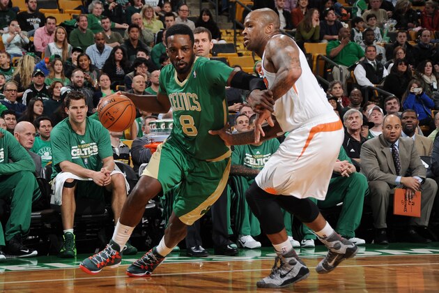 BOSTON, MA - MARCH 14: Jeff Green #8 of the Boston Celtics drives against the Phoenix Suns on March 14, 2014 at the TD Garden in Boston, Massachusetts.  NOTE TO USER: User expressly acknowledges and agrees that, by downloading and or using this photograph, User is consenting to the terms and conditions of the Getty Images License Agreement. Mandatory Copyright Notice: Copyright 2014 NBAE  (Photo by Brian Babineau/NBAE via Getty Images)