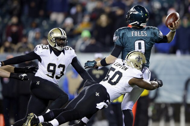 New Orleans Saints' Curtis Lofton is seen during the first half of an NFL wild-card playoff football game against the Philadelphia Eagles, Saturday, Jan. 4, 2014, in Philadelphia. (AP Photo/Michael Perez)