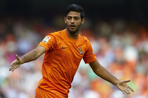 VALENCIA, SPAIN - OCTOBER 19:  Carlos Vela of Real Sociedad reacts during the La Liga match between Valencia CF and Real Sociedad at Estadio Mestalla on October 19, 2013 in Valencia, Spain.  (Photo by Manuel Queimadelos Alonso/Getty Images)