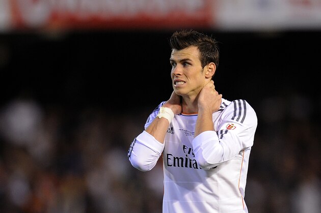 VALENCIA, SPAIN - APRIL 16:  Gareth Bale of Real Madrid reacts during the  Copa del Rey Final between Real Madrid and Barcelona at Estadio Mestalla on April 16, 2014 in Valencia, Spain.  (Photo by Denis Doyle/Getty Images)