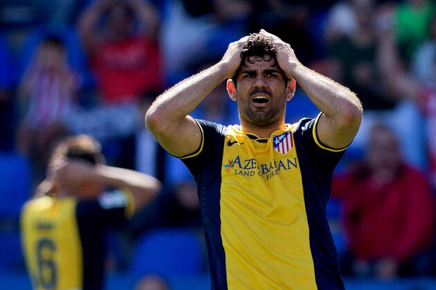VALENCIA, SPAIN - MAY 04: Diego Costa of Atletico de Madrid reacts as his team fails to score during the La Liga match between Levante UD and Club Atletico de Madrid at Ciutat de Valencia stadium on May 4, 2014 in Valencia, Spain.  (Photo by Gonzalo Arroyo Moreno/Getty Images)