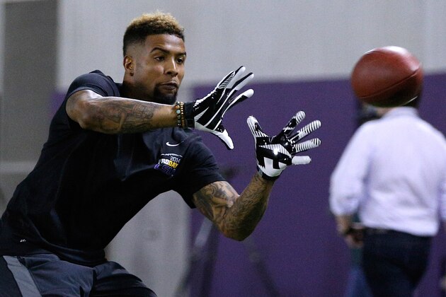 LSU wide receiver Odell Beckham Jr. catches the ball during NFL football pro day, Wednesday, April 9, 2014, in Baton Rouge, La. (AP Photo/Jonathan Bachman)