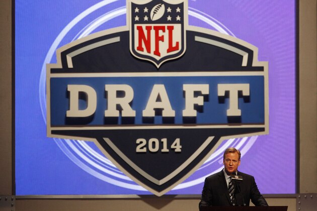 NEW YORK, NY - MAY 08:  NFL Commissioner Roger Goodell opens the first round of the 2014 NFL Draft at Radio City Music Hall on May 8, 2014 in New York City.  (Photo by Cliff Hawkins/Getty Images)