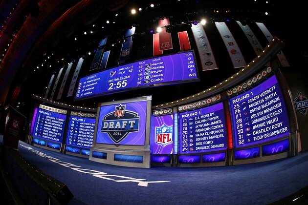NEW YORK, NY - MAY 08:  A general view of the draft stage after the first round of the 2014 NFL Draft at Radio City Music Hall on May 8, 2014 in New York City.  (Photo by Elsa/Getty Images)