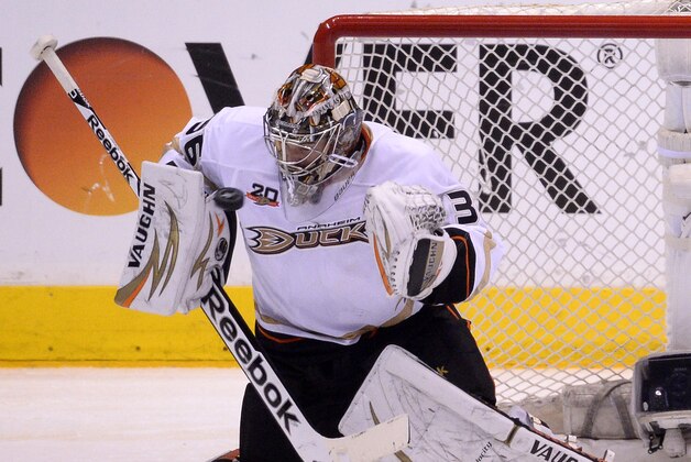Anaheim Ducks goalie John Gibson stops a shot during the second period in Game 4 of an NHL hockey second-round Stanley Cup playoff series against the Los Angeles Kings, Saturday, May 10, 2014, in Los Angeles. (AP Photo/Mark J. Terrill)