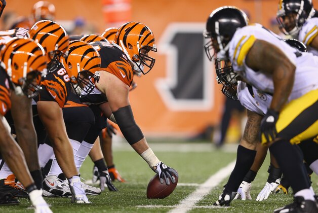 CINCINNATI, OH - SEPTEMBER 16:  A view of the line of scrimmage of the Cincinnati Bengals game against the Pittsburgh Steelers at Paul Brown Stadium on September 16, 2013 in Cincinnati, Ohio.  (Photo by Andy Lyons/Getty Images)