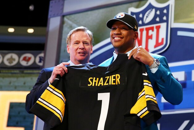 NEW YORK, NY - MAY 08:  Ryan Shazier of the Ohio State Buckeyes poses with NFL Commissioner Roger Goodell after he was picked #15 overall by the Pittsburgh Steelers during the first round of the 2014 NFL Draft at Radio City Music Hall on May 8, 2014 in New York City.  (Photo by Elsa/Getty Images)
