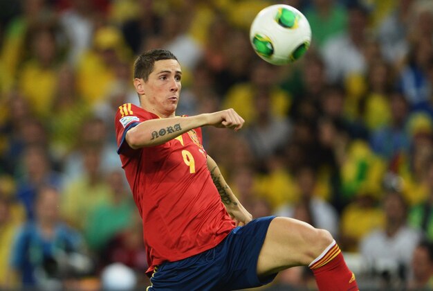 RIO DE JANEIRO, BRAZIL - JUNE 30:  Fernando Torres of Spain in action during the FIFA Confederations Cup Brazil 2013 Final match between Brazil and Spain at Maracana on June 30, 2013 in Rio de Janeiro, Brazil.  (Photo by Michael Regan/Getty Images)