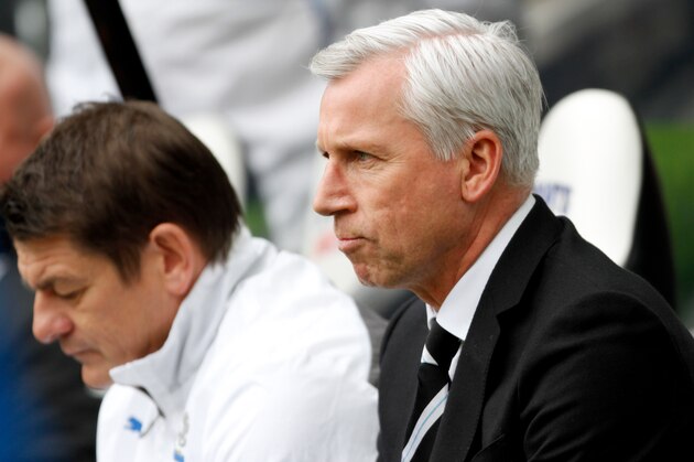 NEWCASTLE, ENGLAND-  May 03: Newcastle United manager Alan Pardew on the bench before the Barclays Premier League match between Newcastle United and Cardiff City at St. James'  Park on May 03, 2014  in Newcastle upon Tyne, England. (Photo by Richard Sellers/Getty Images)