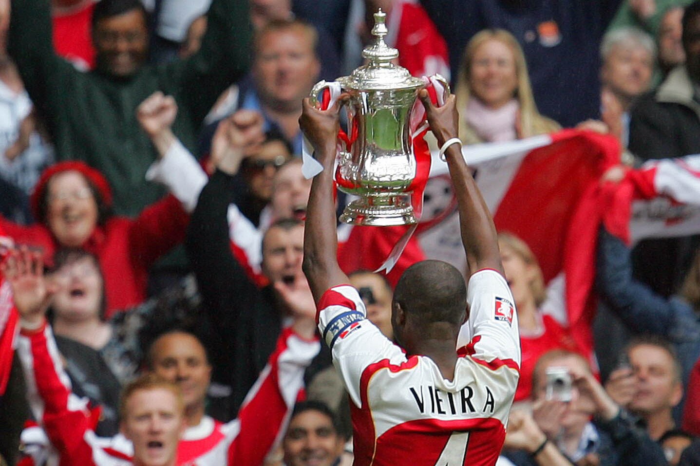【貴重】リバプールFC 2005 FA CUP優勝記念6体セット コリンシアン Remembering Arsenal's 2005 FA Cup Final Win