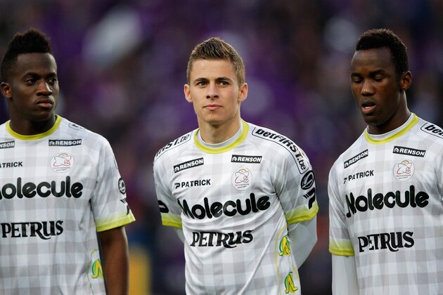 BRUSSELS, BELGIUM - APRIL 15:  Thorgan Hazard (C) of Zulte looks on prior to the Jupiler Pro League match between RSC Anderlecht and Zulte Waregem at Constant Vanden Stock Stadium on April 15, 2014 in Brussels, Belgium.  (Photo by Dean Mouhtaropoulos/Getty Images)