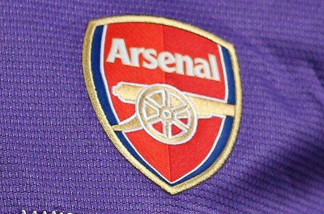MANCHESTER, ENGLAND - NOVEMBER 10:  General View of an Arsenal shirt with a poppy for Remembrance Sunday during the Barclays Premier League match between Manchester United and Arsenal at Old Trafford on November 10, 2013 in Manchester, England.  (Photo by Alex Livesey/Getty Images)