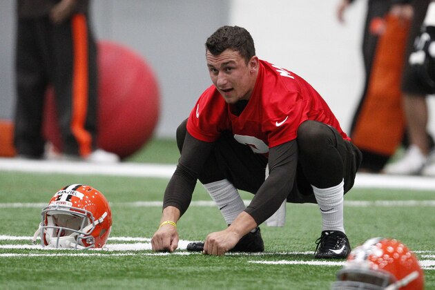BEREA, OH - MAY 17:  Cleveland Browns draft pick Johnny Manziel #2 works out during the Cleveland Browns rookie minicamp on May 17, 2014 at the Browns training  facility in Berea, Ohio.  (Photo by David Maxwell/Getty Images)