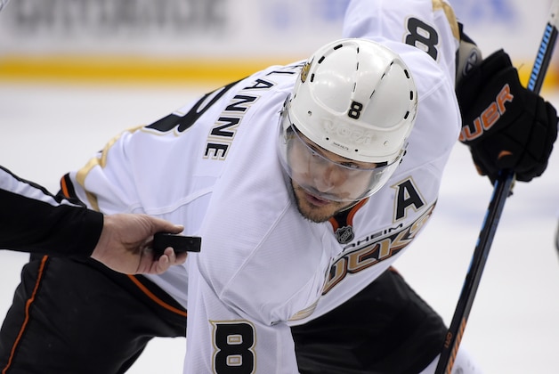 Anaheim Ducks right wing Teemu Selanne, of Finland, waits for the puck to drop in the face-off during the third period in Game 3 of an NHL hockey second-round Stanley Cup playoff series against the Los Angeles Kings, Thursday, May 8, 2014, in Los Angeles. The Ducks won 3-2. (AP Photo/Mark J. Terrill)
