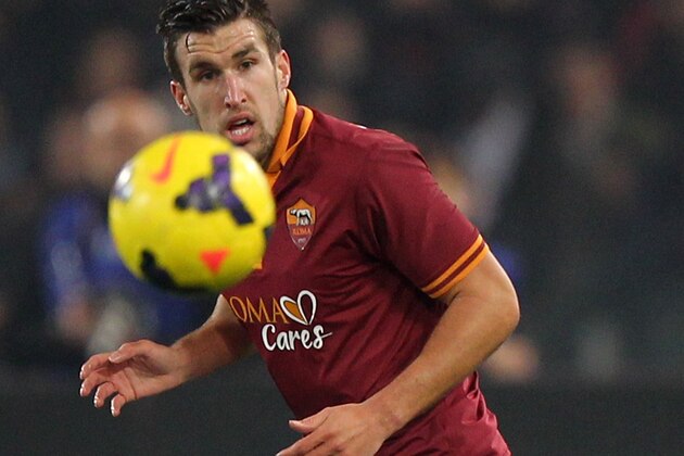 ROME, ITALY - JANUARY 21:  Kevin Strootman of AS Roma in action during the TIM Cup match between AS Roma and Juventus FC at Olimpico Stadium on January 21, 2014 in Rome, Italy.  (Photo by Paolo Bruno/Getty Images)