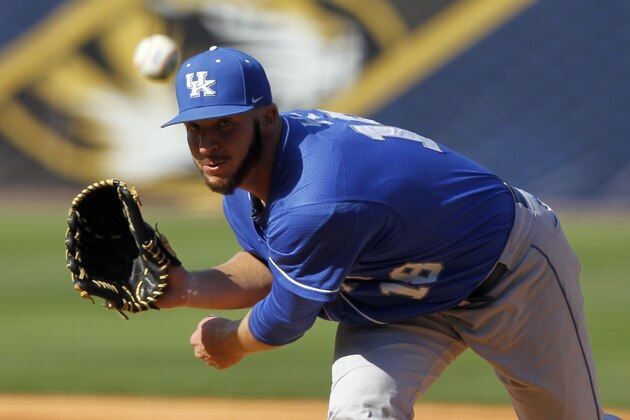 Kentucky's A.J. Reed (18) pitches against Alabama during the 1st inning at the Southeastern Conference NCAA college baseball tournament on Tuesday, May 20, 2014, in Hoover, Ala. (AP Photo/Butch Dill)