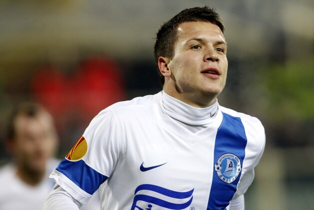 Dnipro's Yevhen Konoplyanka celebrates after scoring against Fiorentina during their Europa League Group E soccer match at the Artemio Franchi stadium in Florence, Italy, Thursday, Dec. 12, 2013. (AP Photo/Fabrizio Giovannozzi)