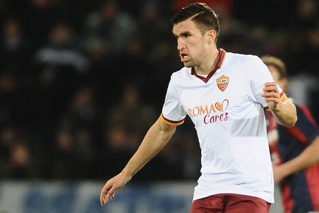 BOLOGNA, ITALY - FEBRUARY 23:  Kevin Strootman # 6 of AS Roma in action during the Serie A match between Bologna FC and AS Roma at Stadio Renato Dall'Ara on February 23, 2014 in Bologna, Italy.  (Photo by Mario Carlini / Iguana Press/Getty Images)