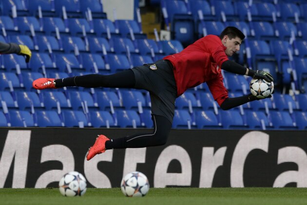 Athletico Madrid goalkeeper Thibaut Courtois, who is on loan from Chelsea, takes part in a training session at Chelsea's Stamford Bridge stadium in London, Tuesday, April 29, 2014.  Chelsea will play in a Champions League semifinal second leg soccer match against Atletico Madrid on Wednesday.  (AP Photo/Matt Dunham)