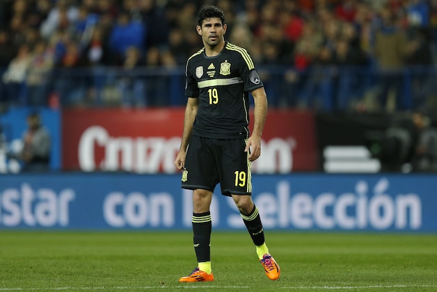 Spain's Diego Costa takes part in his debut for the Spanish national soccer team during a friendly soccer match against Italy at the Vicente Calderon stadium in Madrid, Wednesday March 5, 2014. (AP Photo/Paul White)