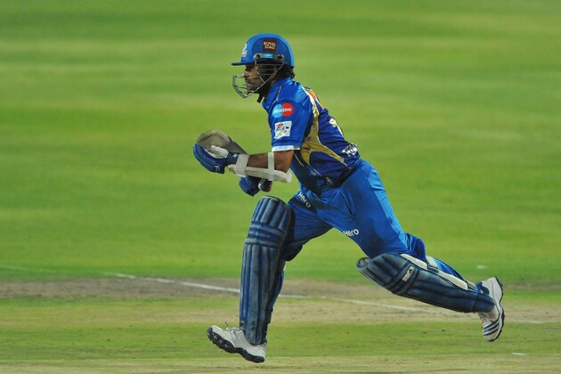 JOHANNESBURG, SOUTH AFRICA - OCTOBER 20: Sachin Tendulkar of Mumbai sets off for a single during the Karbonn Smart CLT20 match between Chennai Super Kings and Mumbai Indians at Bidvest Wanderers Stadium on October 20, 2012 in Johannesburg, South Africa. (Photo by Duif du Toit / Gallo Images/Getty Images)