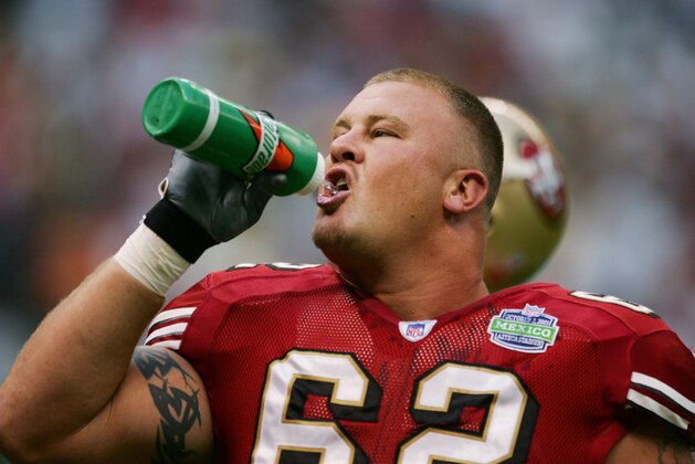 MEXICO CITY - OCTOBER 2:  Center Jeremy Newberry #62 of the San Francisco 49ers takes a drink against the Arizona Cardinals at Estadio Azteca on October 2, 2005 in Mexico City, Mexico. The Cards defeated the Niners 31-14.  (Photo by Robert Laberge/Getty Images)