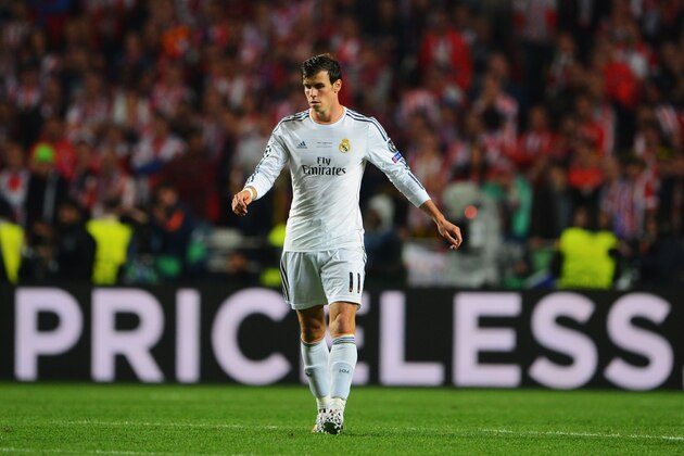 LISBON, PORTUGAL - MAY 24:  Gareth Bale of Real Madrid looks on during the UEFA Champions League Final between Real Madrid and Atletico de Madrid at Estadio da Luz on May 24, 2014 in Lisbon, Portugal.  (Photo by Michael Regan/Getty Images)