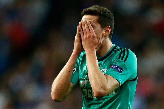 MADRID, SPAIN - MARCH 18:  Julian Draxler of Schalke reacts during the UEFA Champions League Round of 16, second leg match between Real Madrid and FC Schalke 04 at Estadio Santiago Bernabeu on March 18, 2014 in Madrid, Spain.  (Photo by Gonzalo Arroyo Moreno/Getty Images)