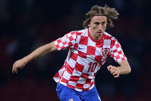 GLASGOW, SCOTLAND - OCTOBER 15:  Luka Modric of Croatia in action during the FIFA 2014 World Cup Qualifying Group A match between Scotland and Croatia at Hampden Park on October 15, 2013 in Glasgow, Scotland.  (Photo by Clive Brunskill/Getty Images)