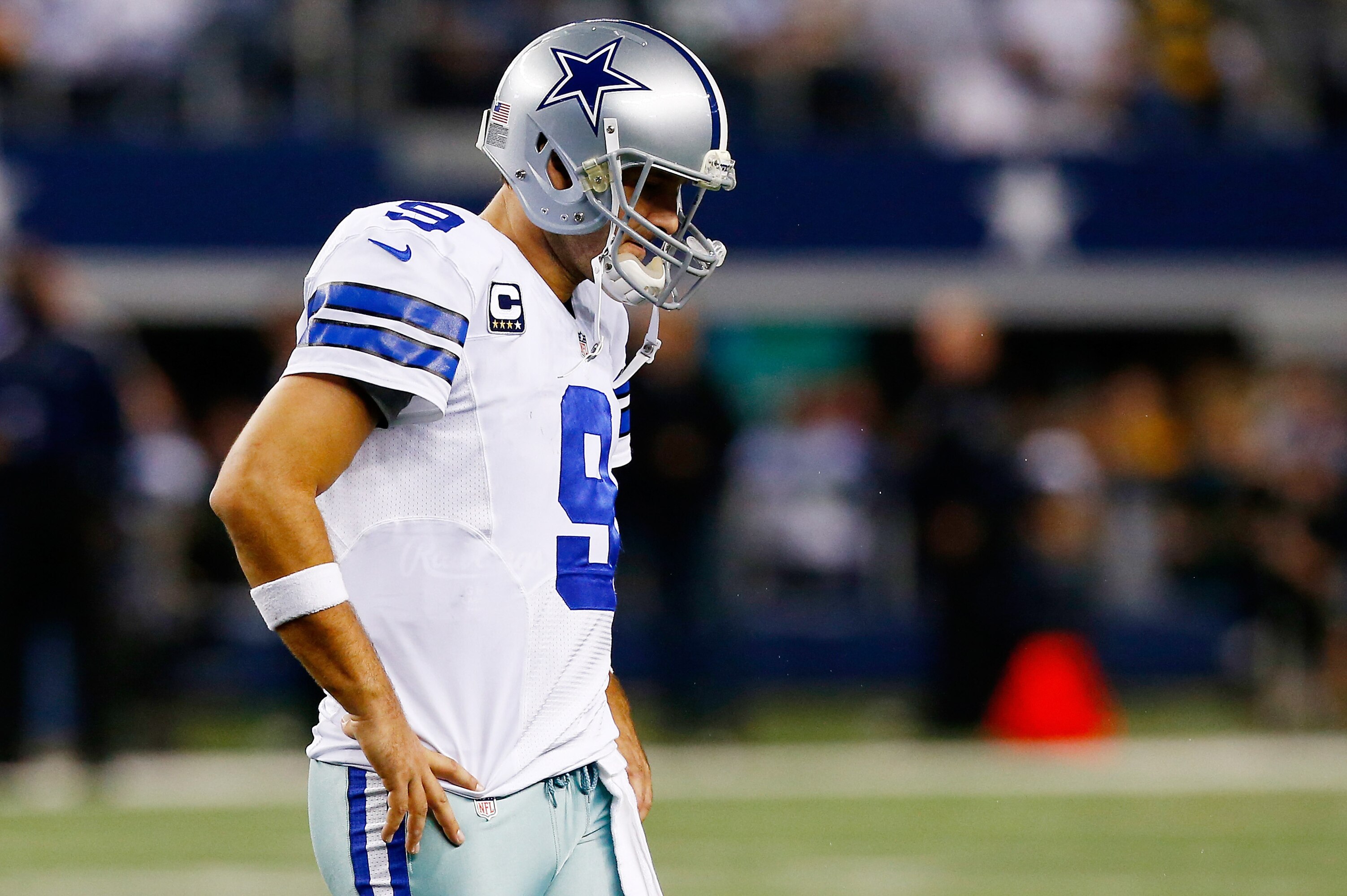 Tony Romo Under More Pressure After Sean Lee Injury, Cowboys' Eventful ...