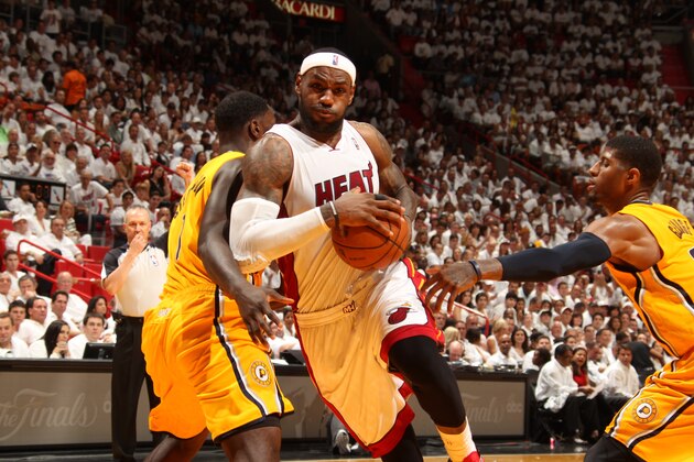 MIAMI, FL - MAY 30: LeBron James #6 of the Miami Heat drives to the basket against the Indiana Pacers in Game Six of the Eastern Conference Finals during the 2014 NBA Playoffs on May 30, 2014 in Miami, Fl. NOTE TO USER: User expressly acknowledges and agrees that, by downloading and or using this photograph, User is consenting to the terms and conditions of the Getty Images License Agreement. Mandatory Copyright Notice: Copyright 2014 NBAE  (Photo by Issac Baldizon/NBAE via Getty Images)