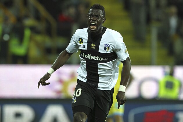 PARMA, ITALY - APRIL 06:  Afriyie Acquah of Parma FC celebrates his team-mates goal during the Serie A match between Parma FC and SSC Napoli at Stadio Ennio Tardini on April 6, 2014 in Parma, Italy.  (Photo by Marco Luzzani/Getty Images)