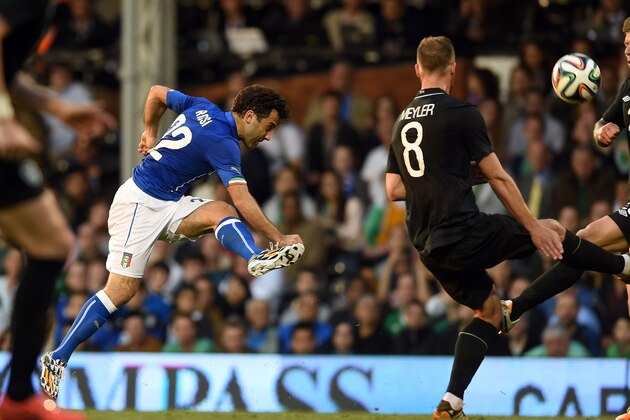LONDON, ENGLAND - MAY 31:  Giuseppe Rossi of Italy (L) in action during the International Friendly match between Italy and Ireland at Craven Cottage on May 31, 2014 in London, England.  (Photo by Claudio Villa/Getty Images)