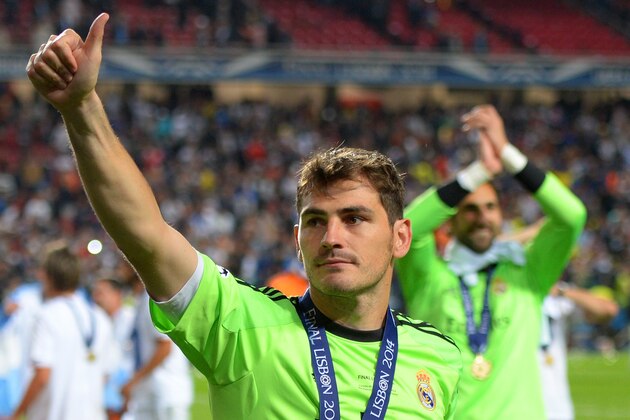 LISBON, PORTUGAL - MAY 24:  Iker Casillas of Real Madrid gives the thumbs up after victory in  the UEFA Champions League Final between Real Madrid and Atletico de Madrid at Estadio da Luz on May 24, 2014 in Lisbon, Portugal.  (Photo by Michael Regan/Getty Images)