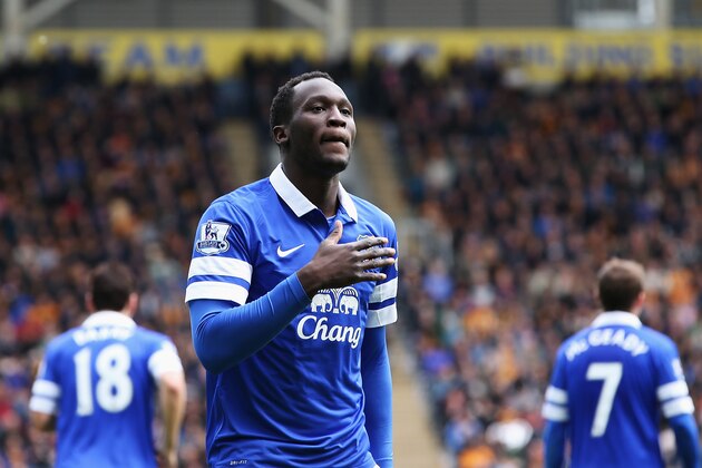 HULL, ENGLAND - MAY 11:  Romelu Lukaku of Everton celebrates his goal during the Barclays Premier League match between Hull City and Everton at KC Stadium on May 11, 2014 in Hull, England.  (Photo by Jan Kruger/Getty Images)