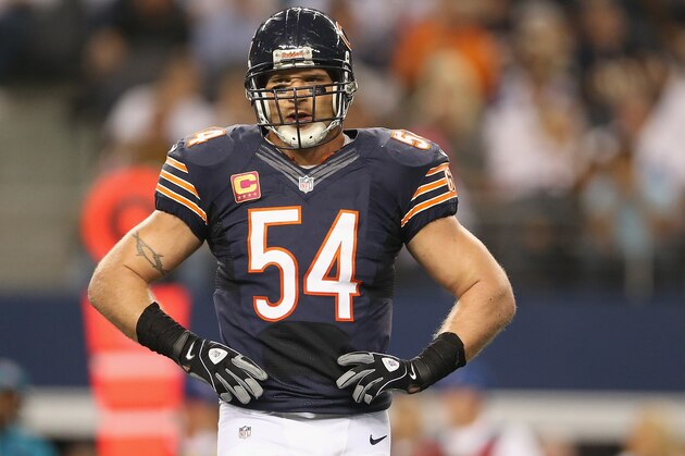 ARLINGTON, TX - OCTOBER 01:  Brian Urlacher #54 of the Chicago Bears at Cowboys Stadium on October 1, 2012 in Arlington, Texas.  (Photo by Ronald Martinez/Getty Images)