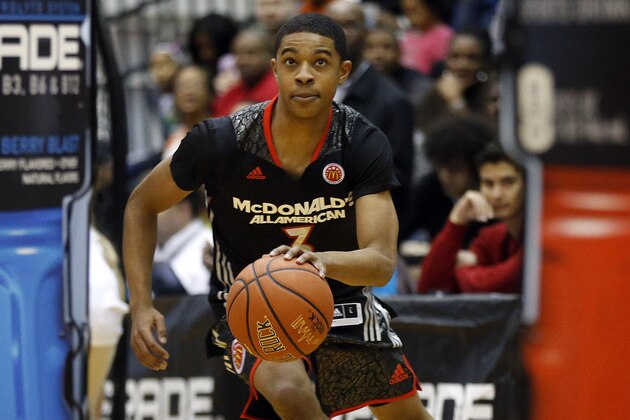 McDonald's West All-American Tyler Ulis, of Matteson, Ill., competes in the skills contest during the McDonald's All-American Jam Fest at the University of Chicago in Chicago, on Monday, March 31, 2014. (AP Photo/Andrew A. Nelles)