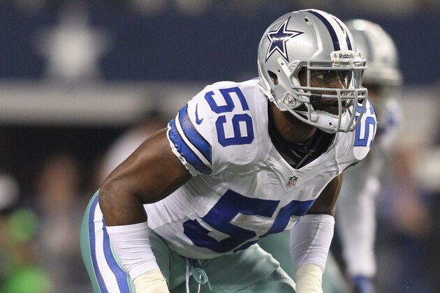 Dec 2, 2012; Arlington, TX, USA; Dallas Cowboys linebacker Ernie Sims (59) prepares to rush during the game against the Philadelphia Eagles at Cowboys Stadium. The Cowboys beat the Eagles 38-33. Mandatory Credit: Tim Heitman-USA TODAY Sports
