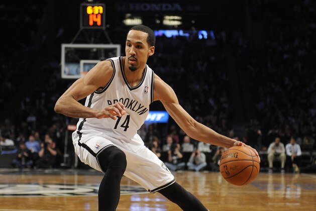 Brooklyn Nets' Shaun Livingston (14) controls the ball during an NBA basketball game against the Toronto Raptors on Monday, March 10, 2014 at Barclays Center in New York. (AP Photo/Kathy Kmonicek)