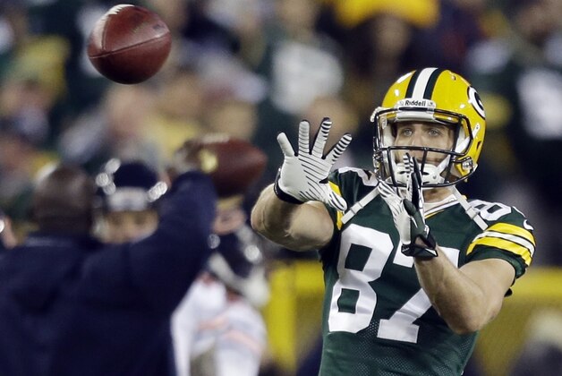 Green Bay Packers' Jordy Nelson warms up before NFL football game against the Chicago Bears Monday, Nov. 4, 2013, in Green Bay, Wis. (AP Photo/Jeffrey Phelps)