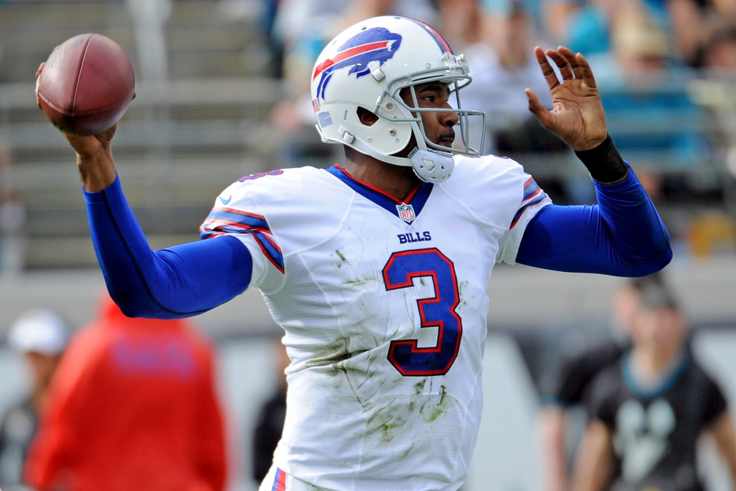 Dec 15, 2013; Jacksonville, FL, USA; Buffalo Bills quarterback EJ Manuel (3) throws the ball during the first half of the game against the Jacksonville Jaguars at EverBank Field. Mandatory Credit: Melina Vastola-USA TODAY Sports
