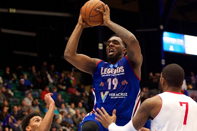 FRISCO, TX - FEBRUARY 1:  P.J. Hairston #19 of the Texas Legends drives to the basket during the game against the Rio Grande Valley Vipers on February 1, 2014 at Dr. Pepper Arena in Frisco, Texas. NOTE TO USER: User expressly acknowledges and agrees that, by downloading and or using this photograph, user is consenting to the terms and conditions of Getty Images License Agreement. Mandatory Copyright Notice: Copyright 2014 NBAE (Photo by Sergio Hentschel/NBAE via Getty Images)