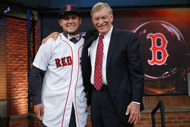 SECAUCUS, NJ - JUNE 5: Michael Chavis poses with Commissioner Allan H. Bud Selig after being chosen 26th overall by the Boston Red Sox during the MLB First-Year Player Draft at the MLB Network Studio on June 5, 2014 in Secacucus, New Jersey. (Photo by Rich Schultz/Getty Images)