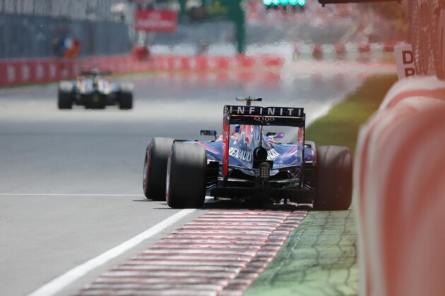 MONTREAL, QC - JUNE 07:  Daniel Ricciardo of Australia and Infiniti Red Bull Racing drives during qualifying ahead of the Canadian Formula One Grand Prix at Circuit Gilles Villeneuve on June 7, 2014 in Montreal, Canada.  (Photo by Mathias Kniepeiss/Getty Images)