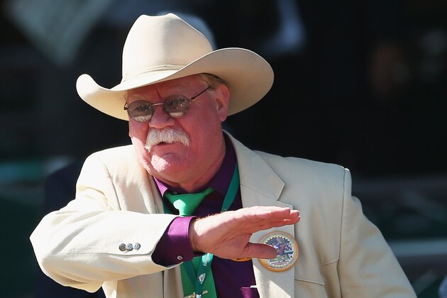 ELMONT, NY - JUNE 07:  Steve Coburn, co-owner of California Chrome waves to fans at Belmont Park on June 7, 2014 in Elmont, New York.  California Chrome will be attempting to win the triple crown in the Belmont Stakes.  (Photo by Mike Ehrmann/Getty Images)